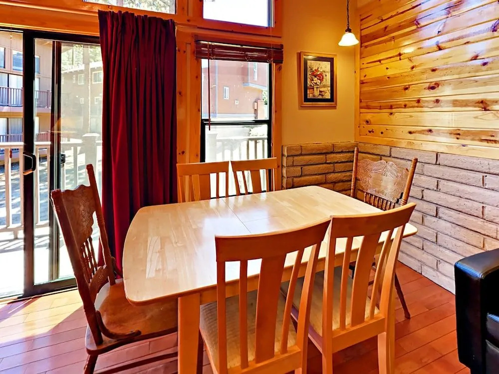 2BR 2BA Heavenly Condo by RedAwning