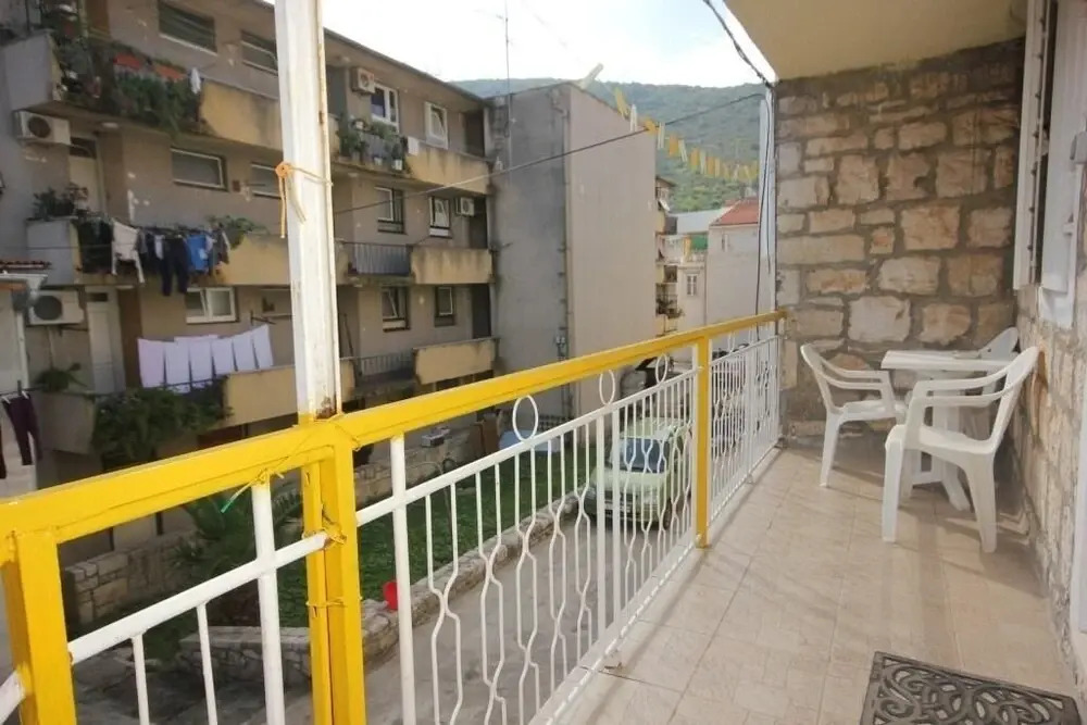 Mat - Great Location - A2-manji