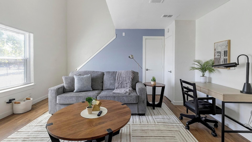 Landing Apartments Near CVC