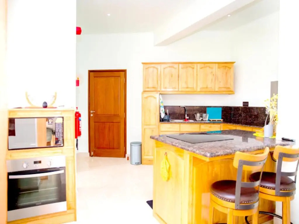 Apartment With one Bedroom in Au Cap, With Wonderful Mountain View, Enclosed Garden and Wifi - 100 m From the Beach