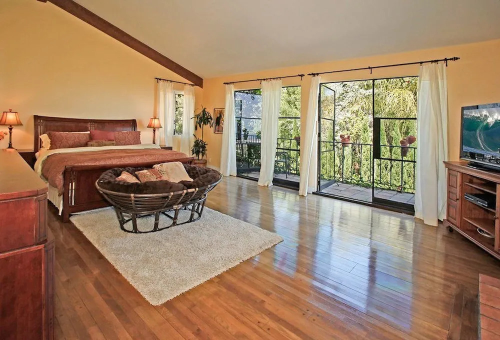 4BR 3BA Stunning Views by RedAwning