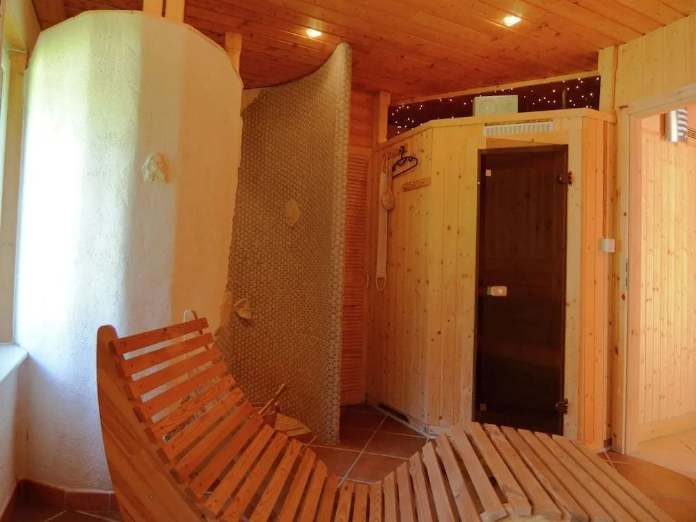 Schones Ferienhaus mit Uberdachter Veranda