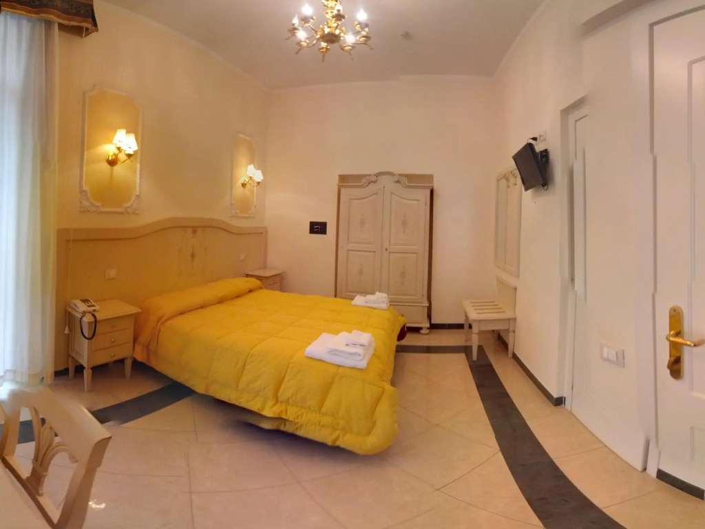 Cambridge Hotel