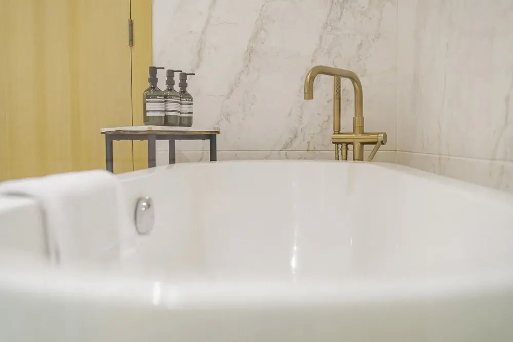 Monty - Luxury Meets Comfort Apt With Panoramic City View