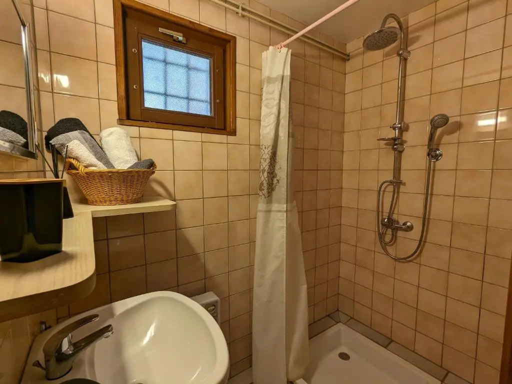 Chalet spacieux à Rochesson, près de Gérardmer, avec garage, cheminée, WIFI et équipements complets - FR-1-589-167