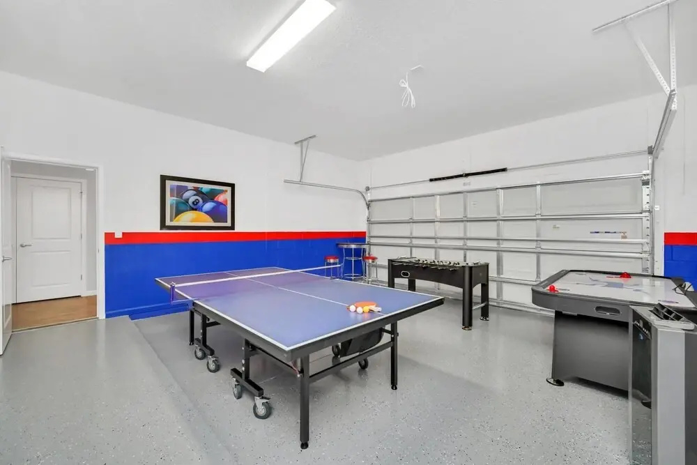 12br Mansion - Sleeps 26 - Family Resort w Private Pool Hot Tub and Games