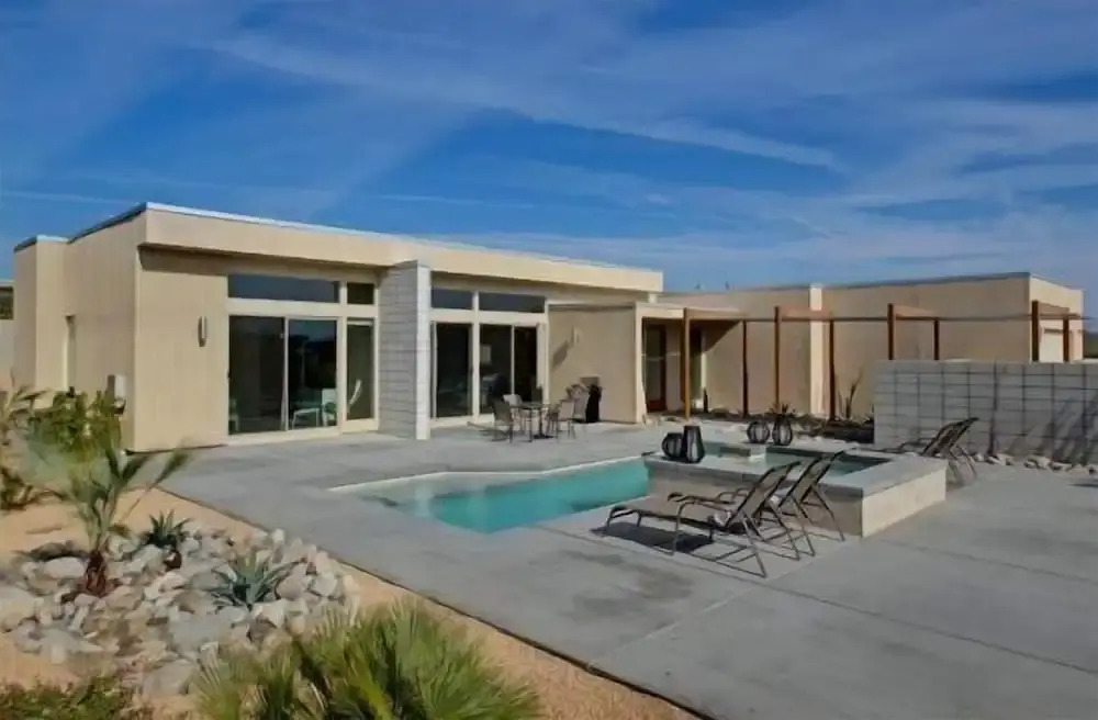 Modern Living 3 Bedroom Home by RedAwning