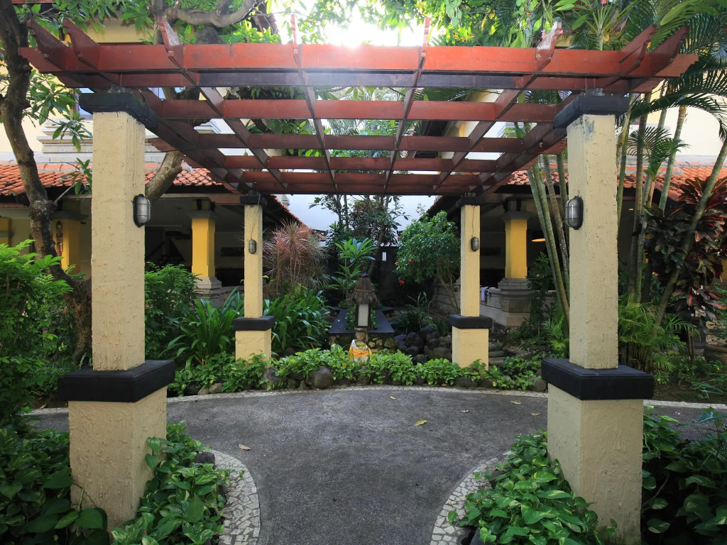 Royal Hotel and Villa Bali
