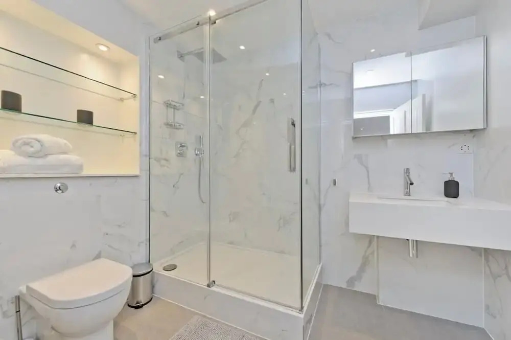 Large 2 Bedroom Kensington Garden Flat