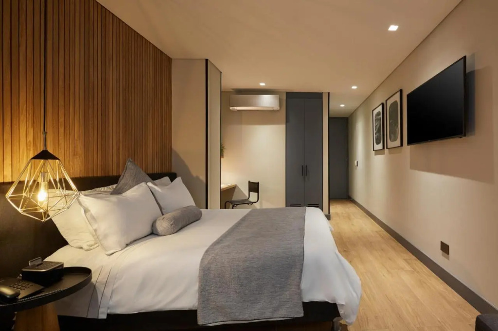 14 Urban Hotel