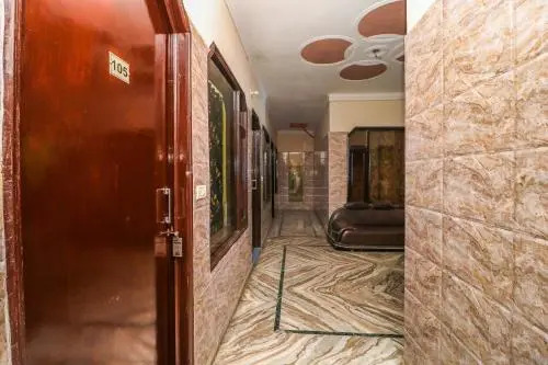 OYO 28014 Punjab Hotel