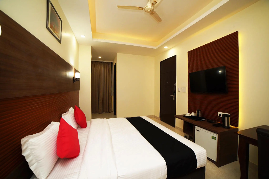 FabHotel Grace Inn