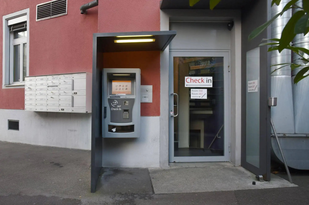 Swiss Star California - Self Check-In