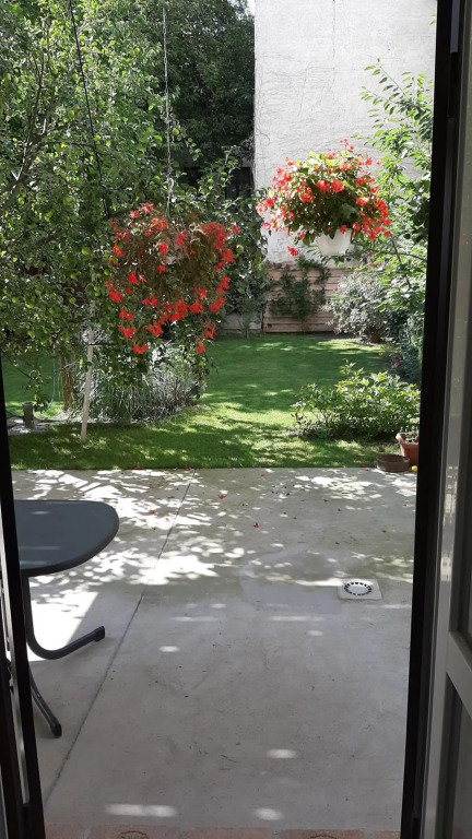 Pia's Gardenview