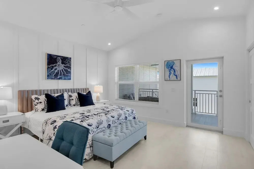 Islamorada Home, Ocean Views, Playroom, Near Tiki Bar, Pool, And Boat Dockage, Ultimate Keys Getaway 3 Bedroom Home by RedAwning