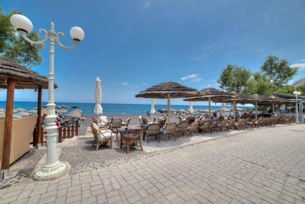 Nostos Beach