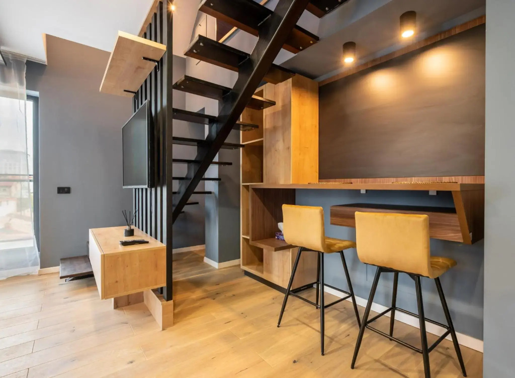 Sunflower- Designer 2R apartment near Piata Unirii with circular terrace
