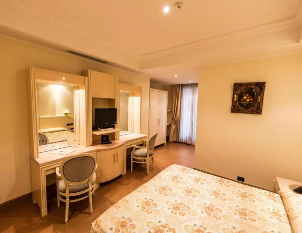 LH Hotel Domus Caesari