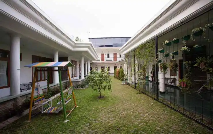 Griyo Sultan Agung near Station Malang Baru
