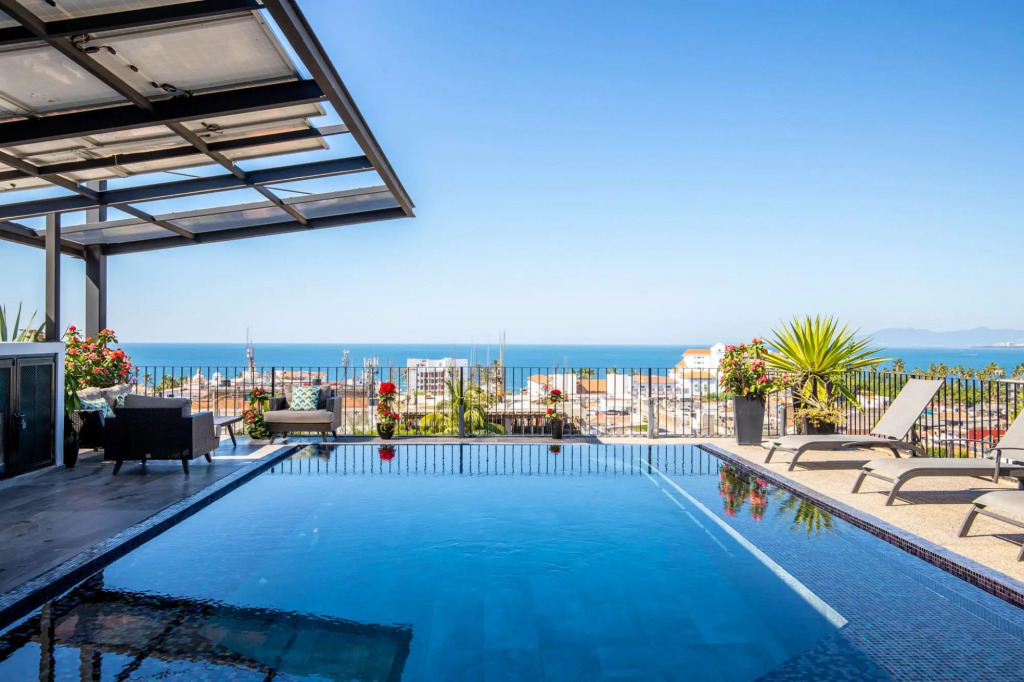 5D - Super Studio Well Laid out Everything you Need - Stunning Rooftop Inifinity Pool