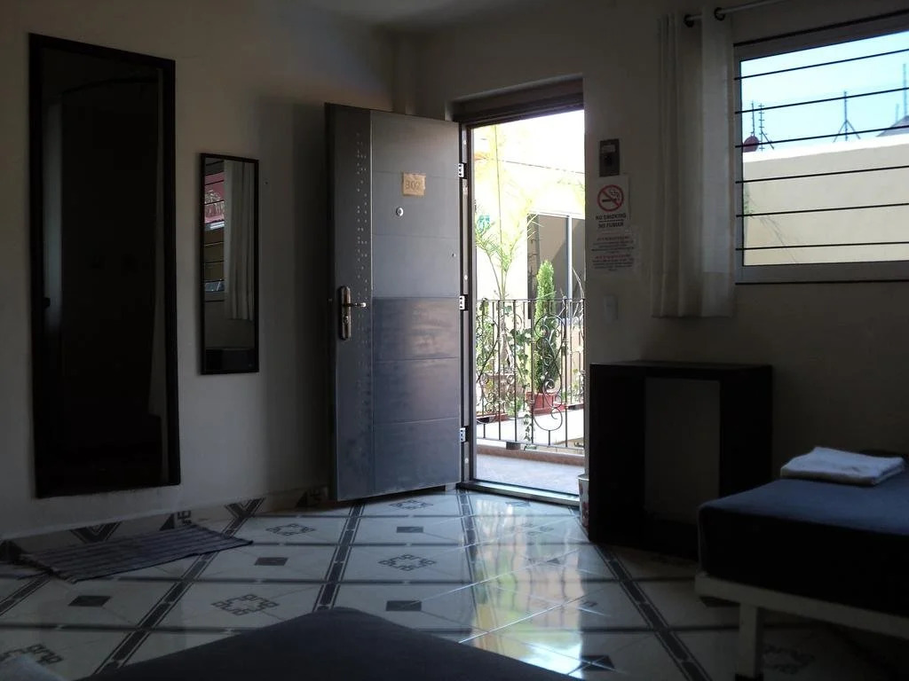 Hostel Oasis Centro by oyo rooms