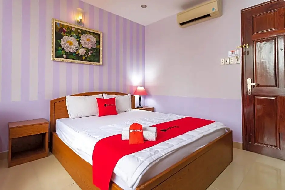 RedDoorz Nam Bac Hotel Phan Dang Luu Phu Nhuan