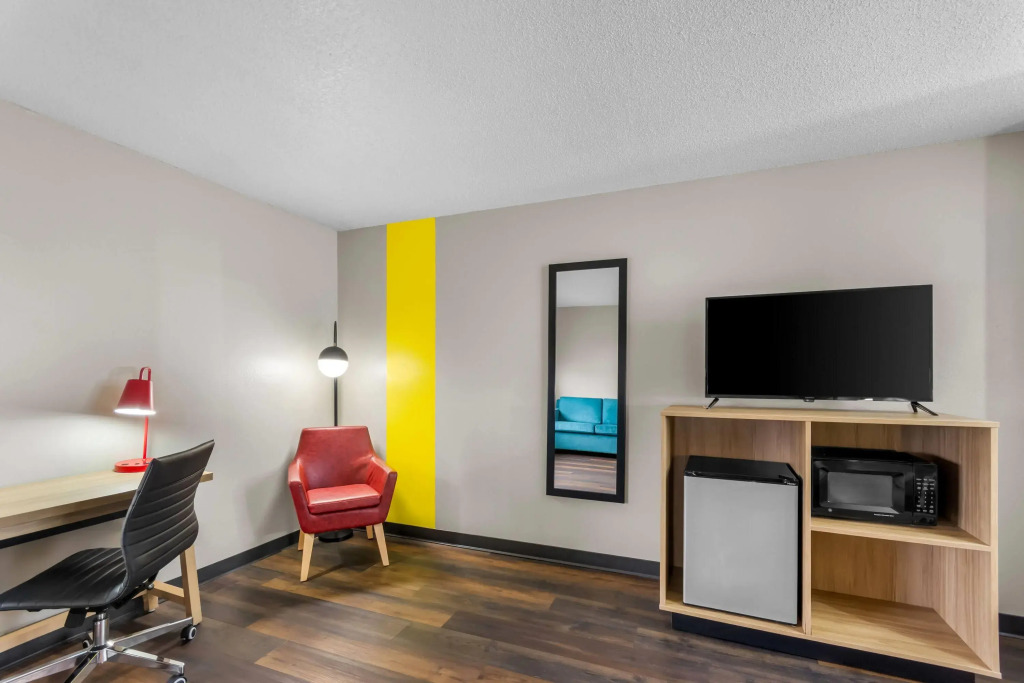 Super 8 by Wyndham Evansville East