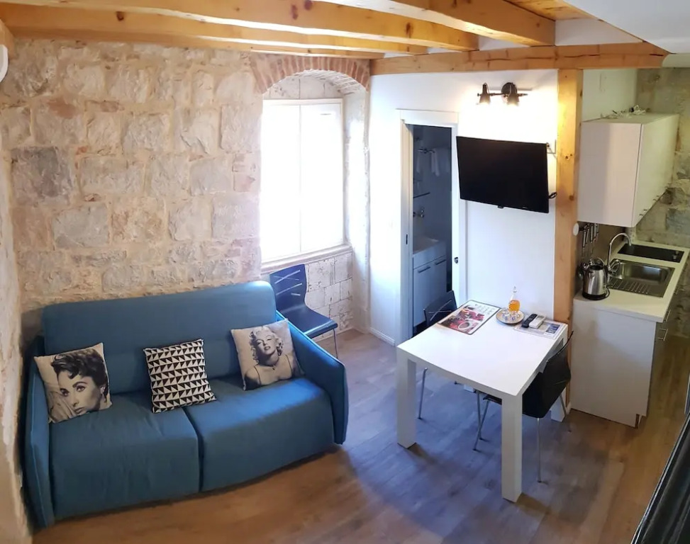JeS Old Town Luxury Rooms