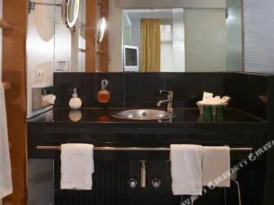 RomanticHOTEL Goldener Karpfen - das kleine, feine Grandhotel direkt in der Altstadt