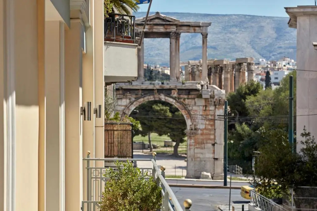 Ava Hotel and Suites