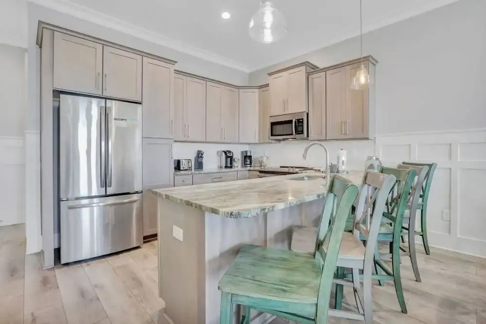 Porpoise-full Life Spacious Beach Home w Pool