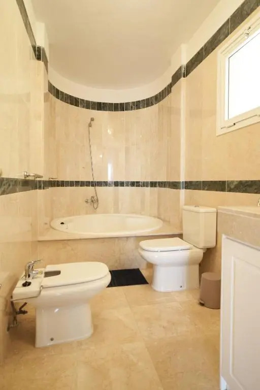Colonial Suite