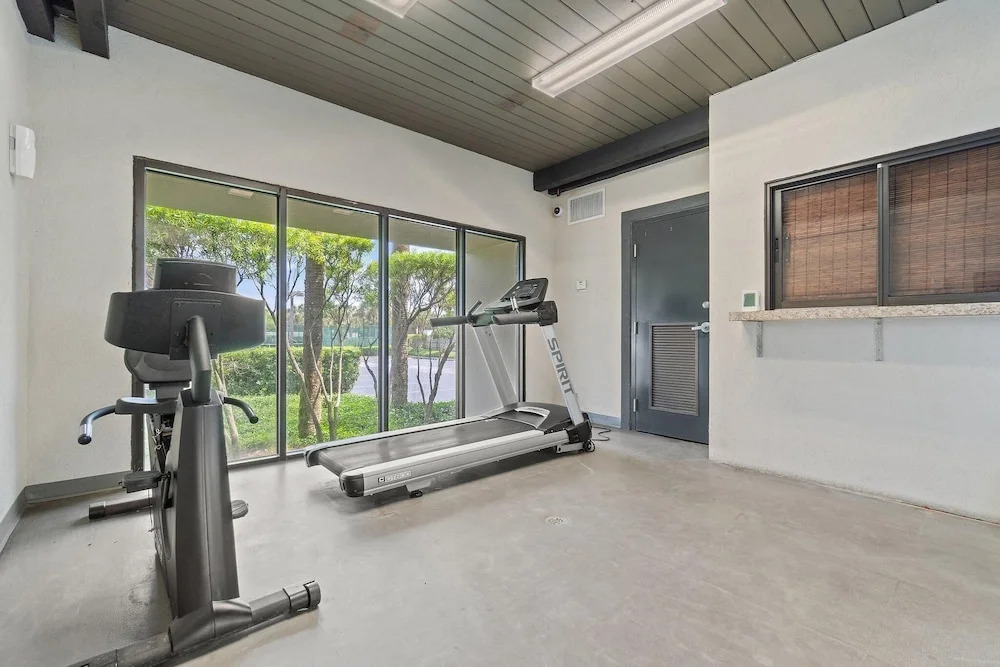 Pelican Pointe 202