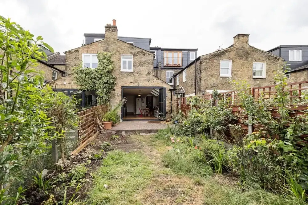 Lovely 4 Bedroom Terraced Family Home