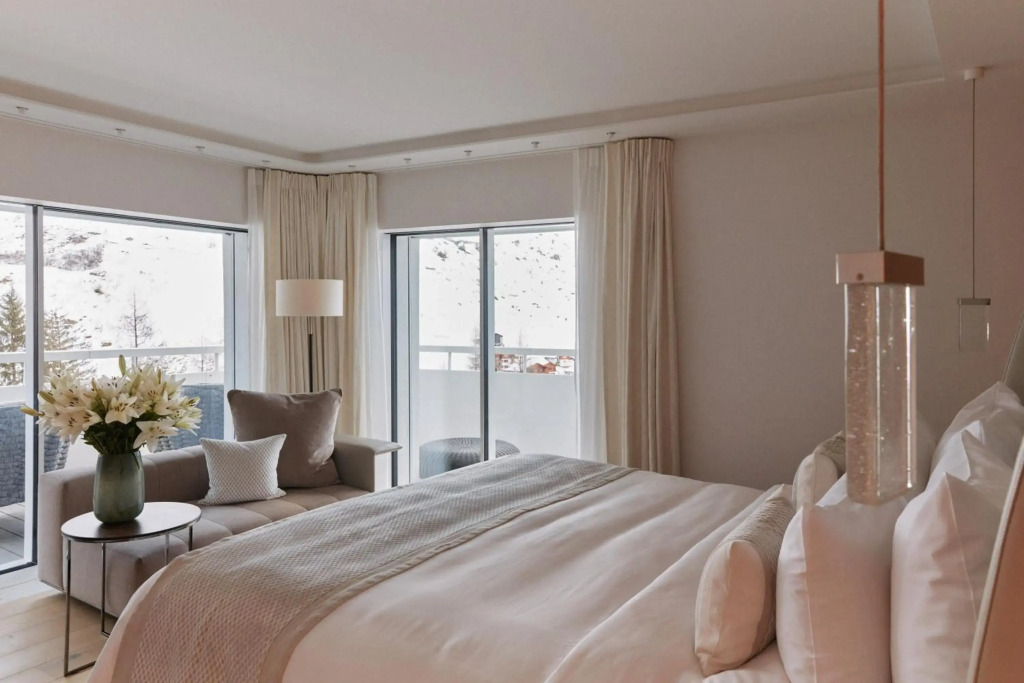 7132 Hotel