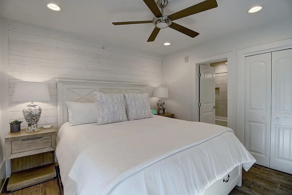 Sandy Bottoms Beach House TC 5104