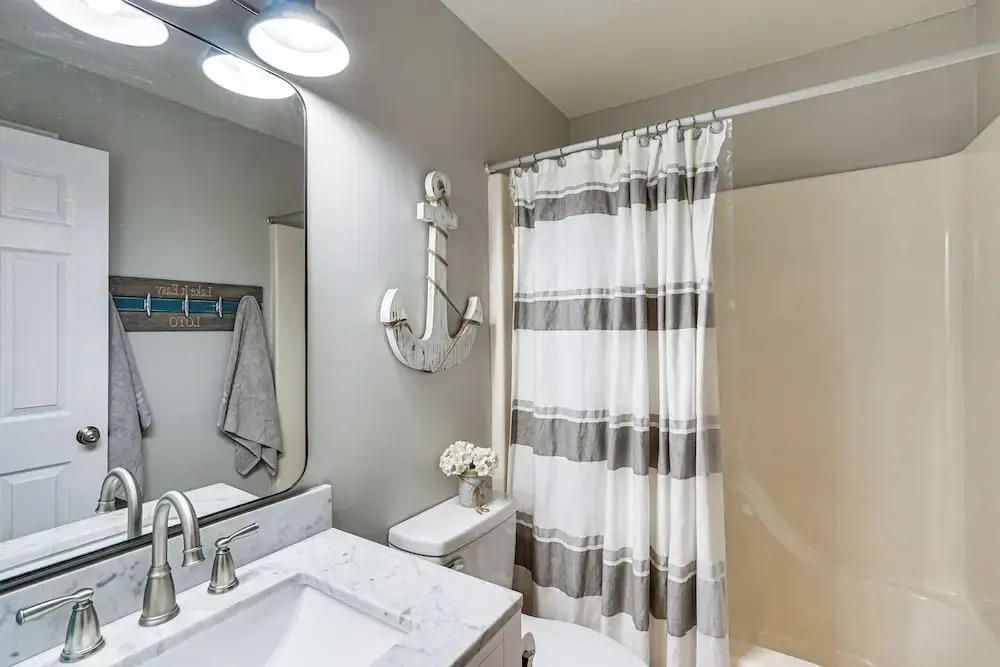Pool & Lake Access! Sunset-view Gem in Osage Beach