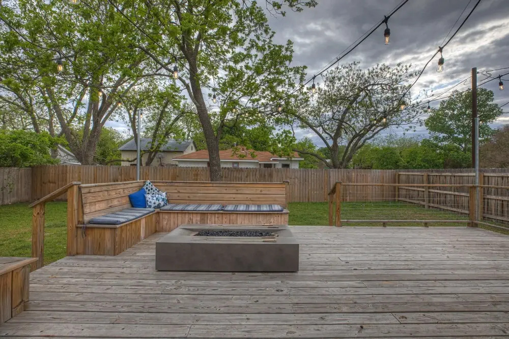 Gorgeous Bluebonnet House With Deck and Fire Pit