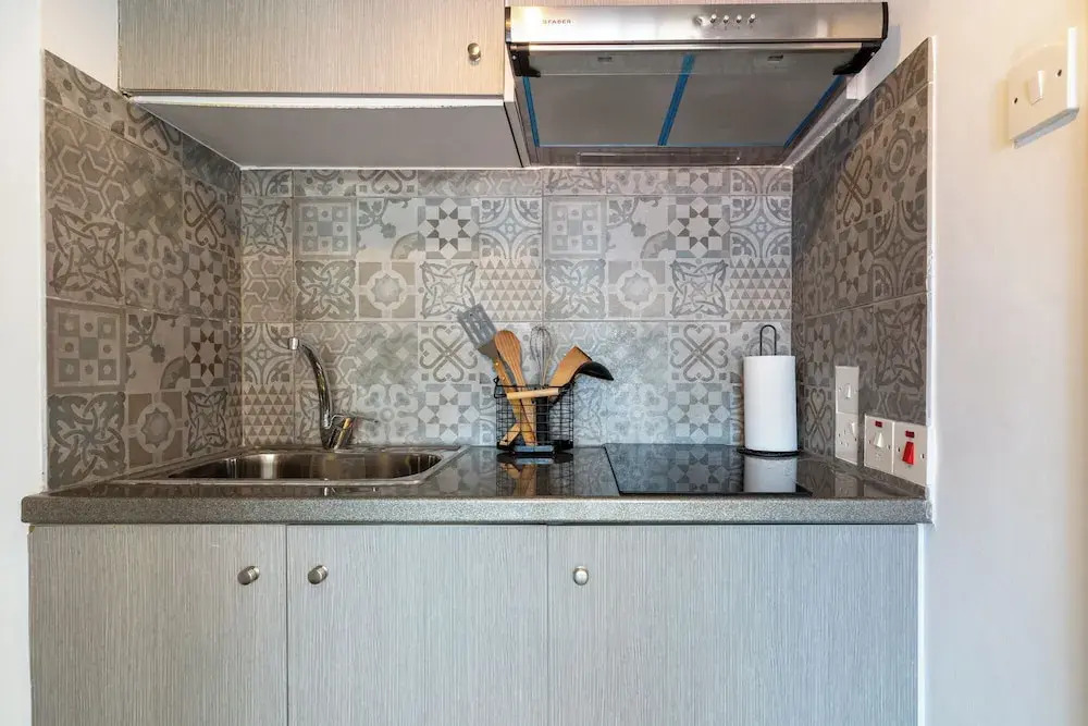 Burst - Chic Studio & Balcony in Larnaca