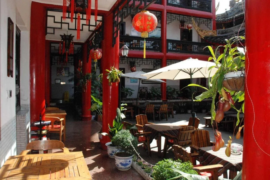 Wenjun Courtyard Hotel Chengdu ,English-Speaking , Pick-up Service ,Laundry Service , Local Tours