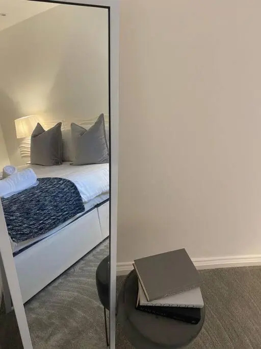 18 North Road Flat 2 by Mia Living Free Parking On Site