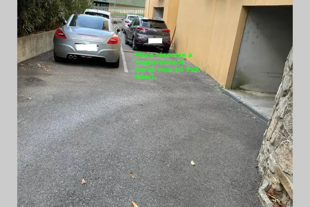 Private apartment for 4 people