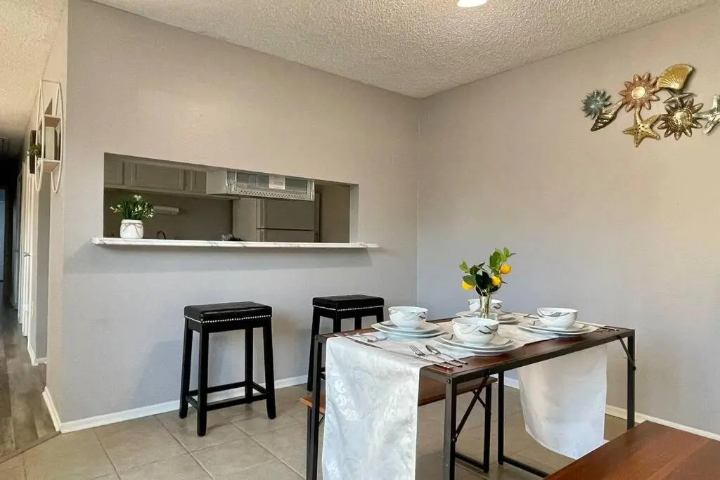 The Cottage by Mall of Louisiana, Baton Rouge