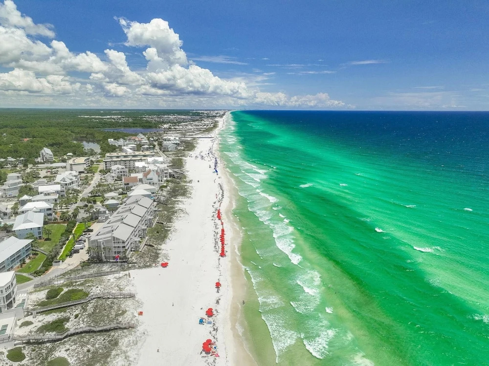 Beachside Villas 122- Sun for the Roses