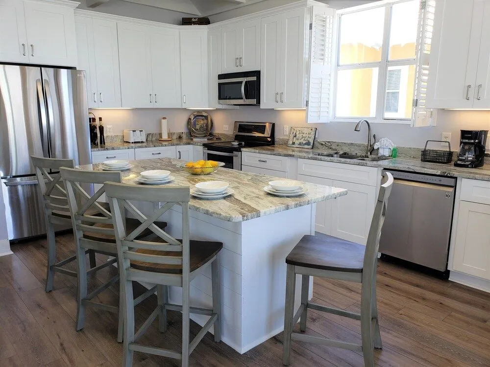 Teal & Tonic 3 Bedrooms 3 Bathrooms Home