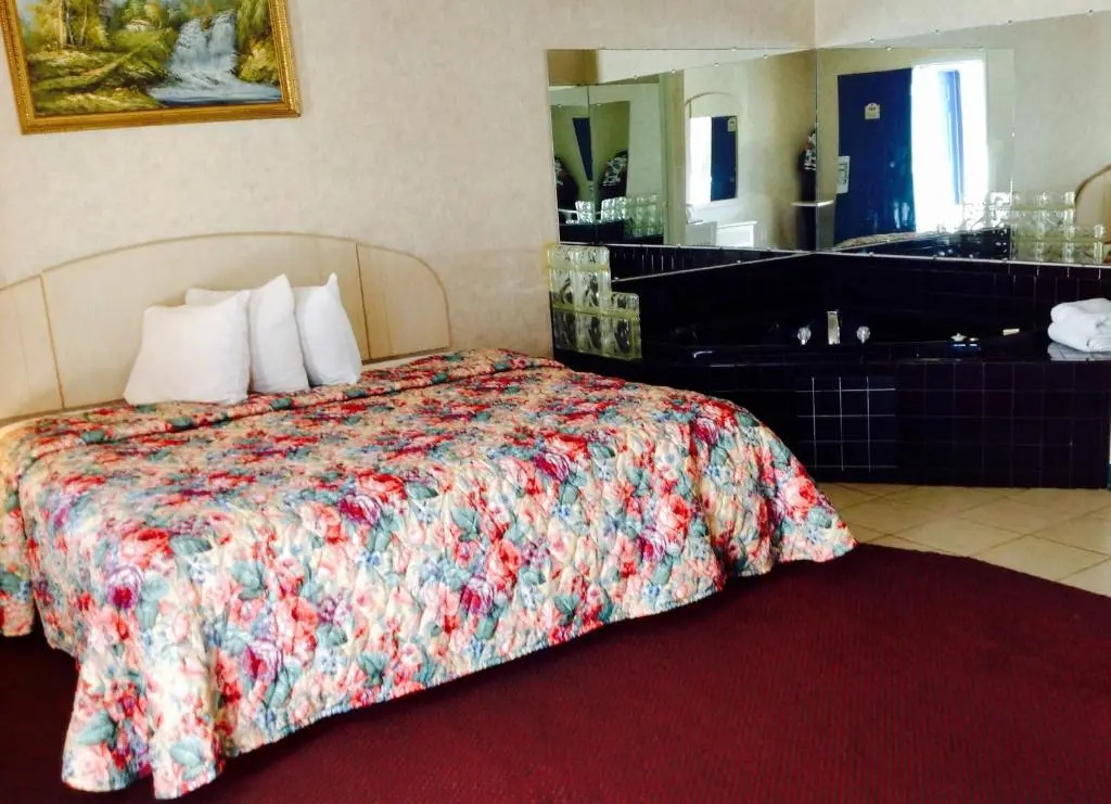 Red Carpet Inn & Suites Hammonton NJ Route-30E