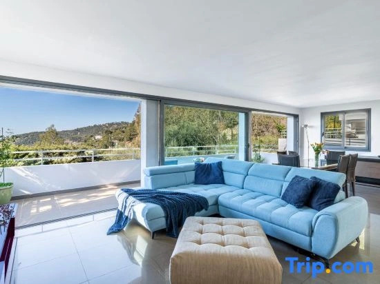 Sunny Seabreeze Villa, Eze, pool close to Monaco