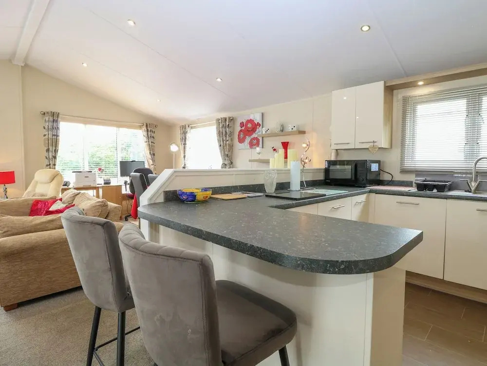 21 Norman Drive Lodge