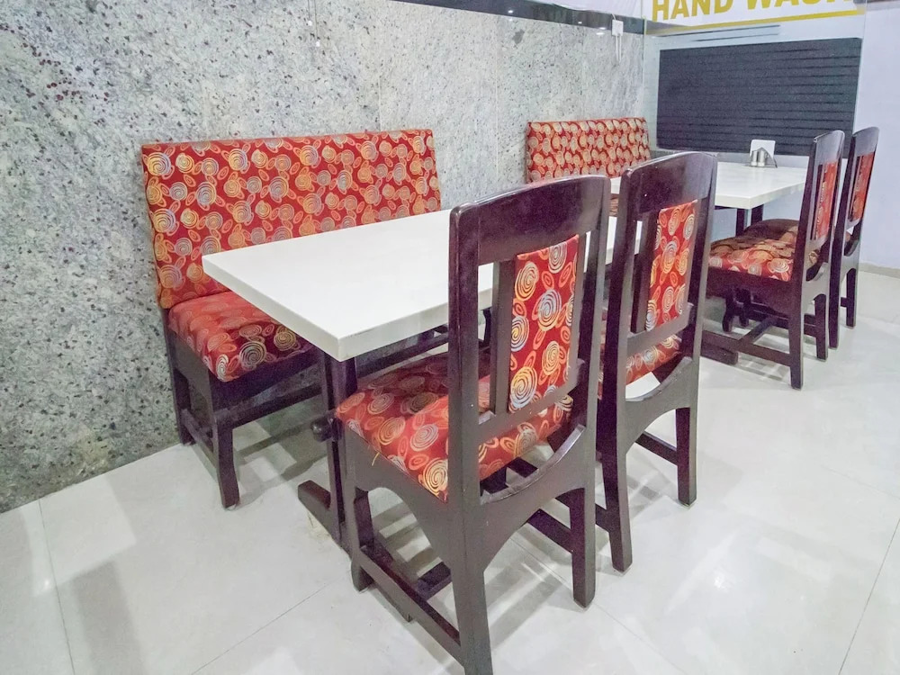 OYO 13300 Anupama Residency