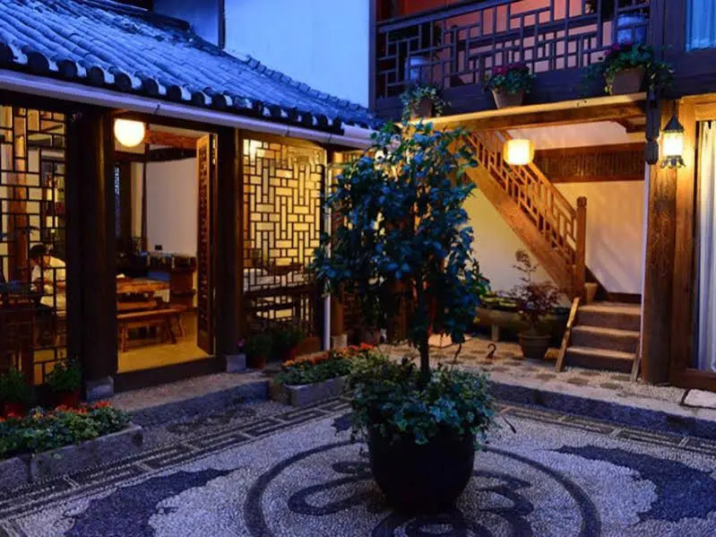 Lijiang Xianshe House